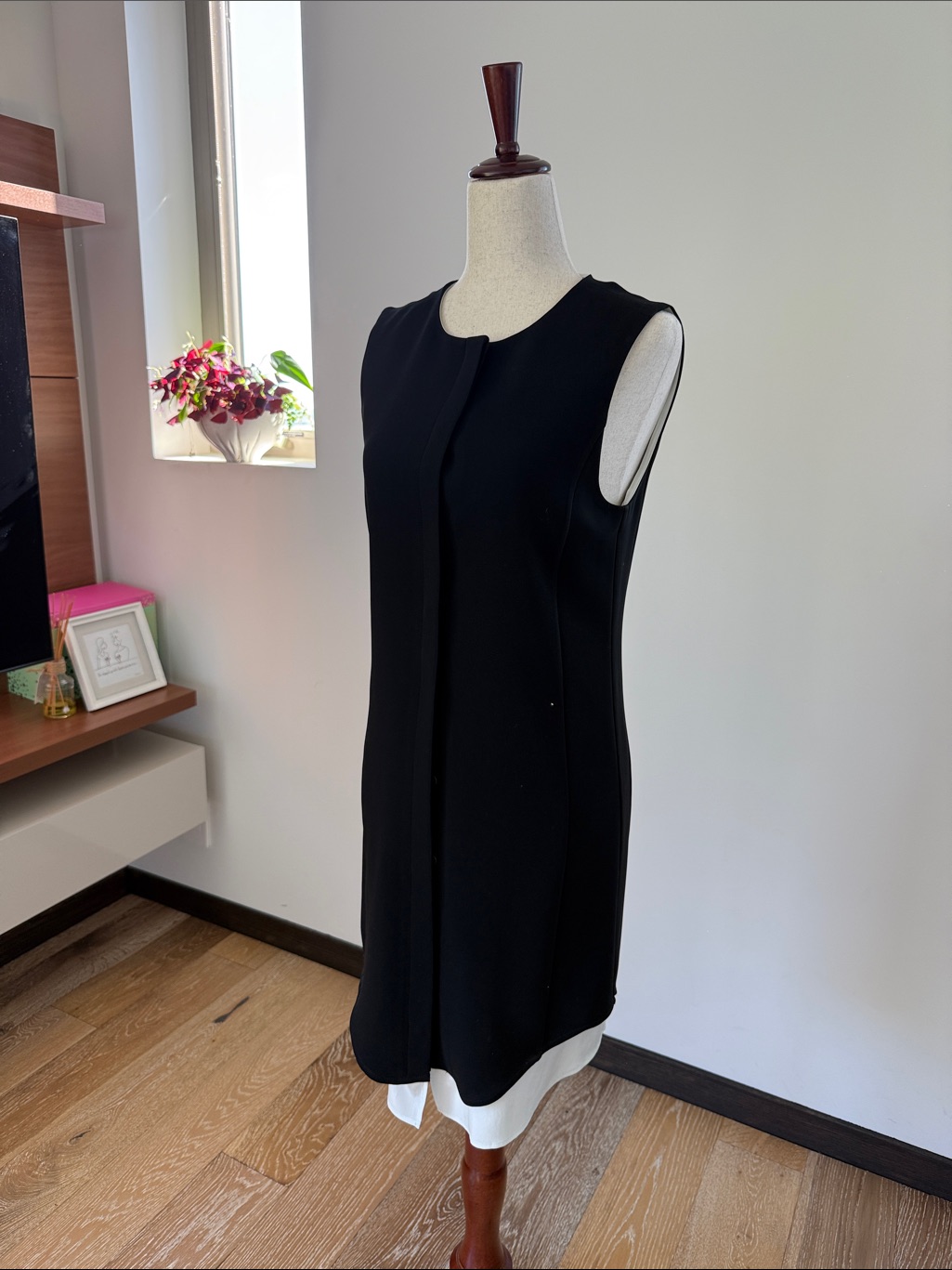 Classic Black Sleeveless Shift Dress With Light Blue Hem, Rag And Bone